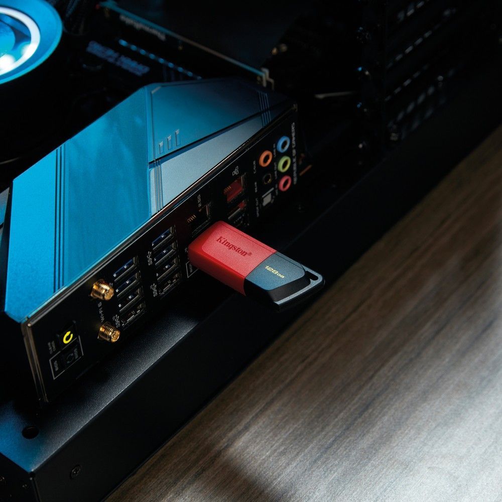 Флеш-накопичувач USB 3.2 Kingston DataTraveler Exodia M на 128GB, 5 Гбіт/с, Red